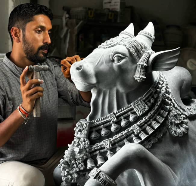 Arunyogiraj sculptor